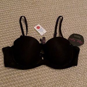 BRAND NEW! Black strapless bra! Size 34C!
